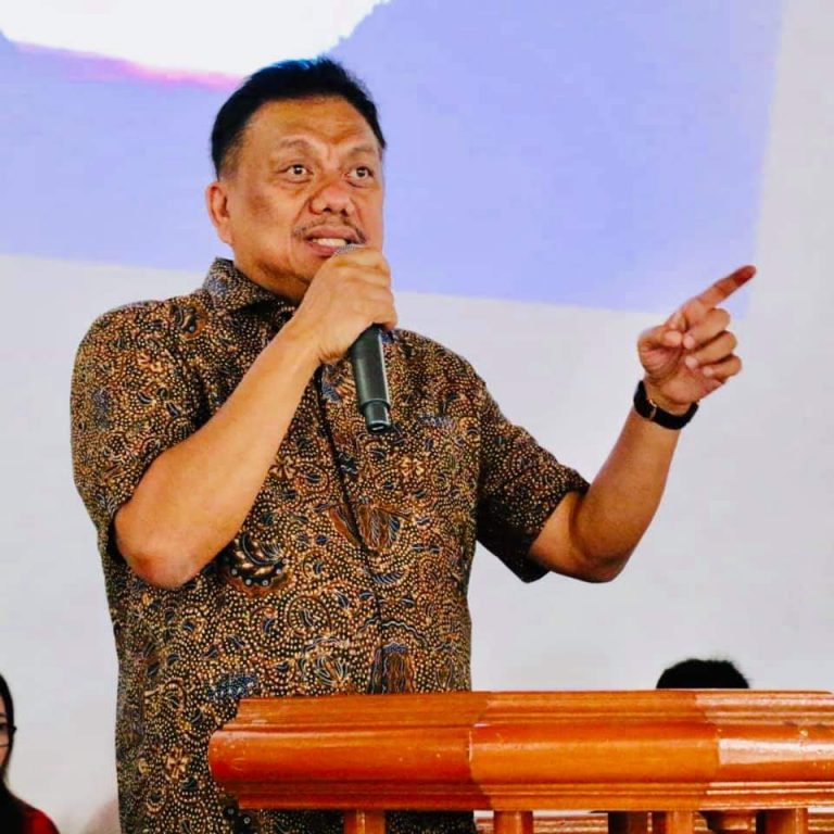 Pejabat Melempem,  Gubernur Olly Segarkan Kabinet 